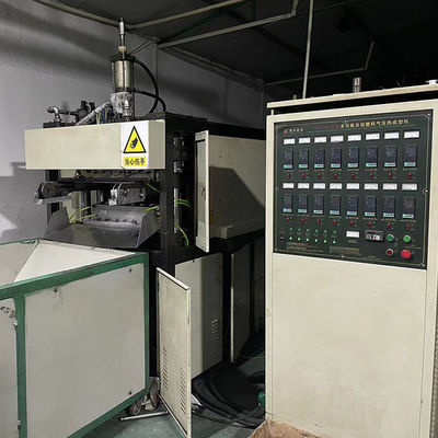 Gebrauchte 380V Plastik-Large Thermoforming-Maschine 7000kg Für Käufer