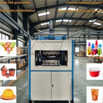 Vollautomatische Einwegmaschine zur Thermoformung von Plastikbechern